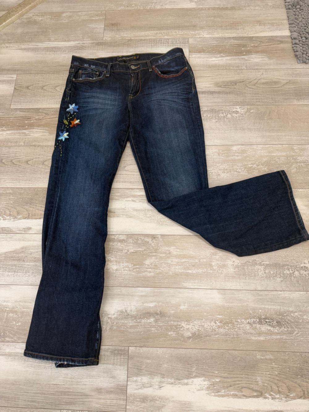 Lucky Brand Legend Sweet N Low Embroidered Bootcut Jeans Distressed Dark Wash 10